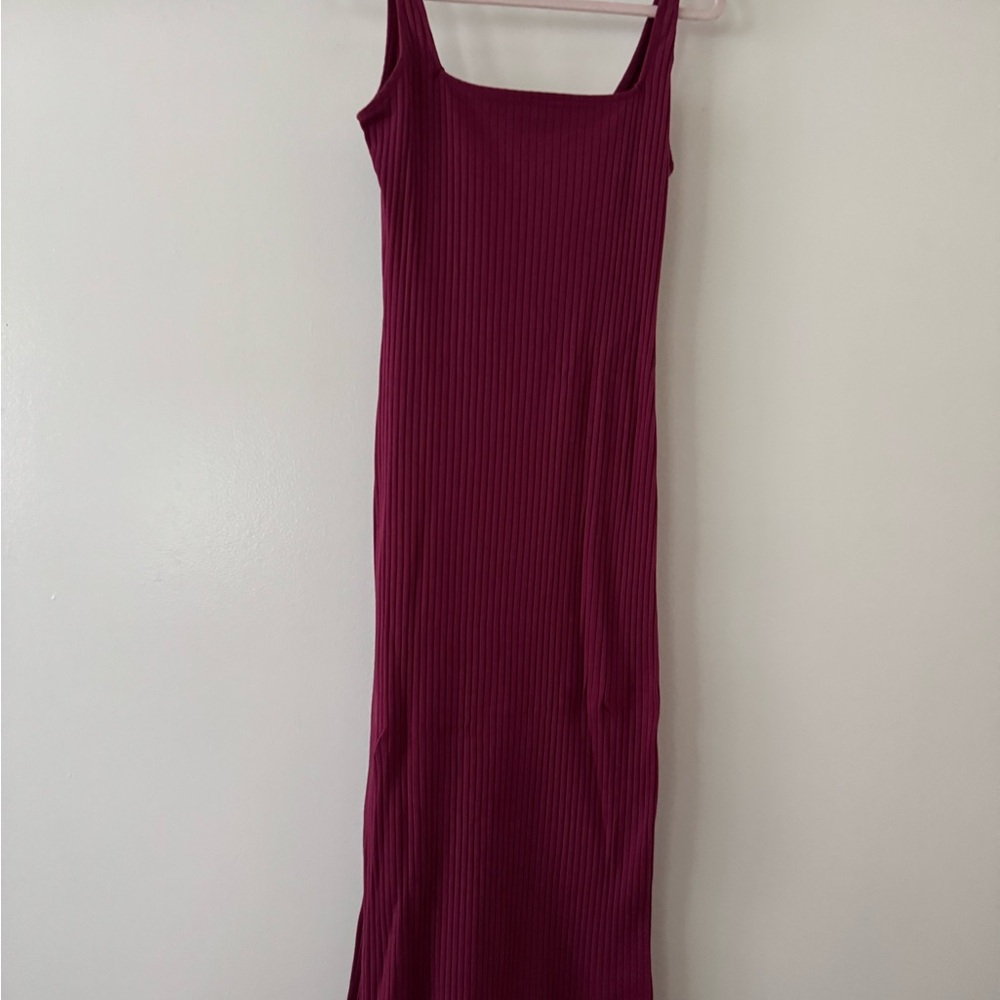 Elegant Burgundy Sleeveless Dress
